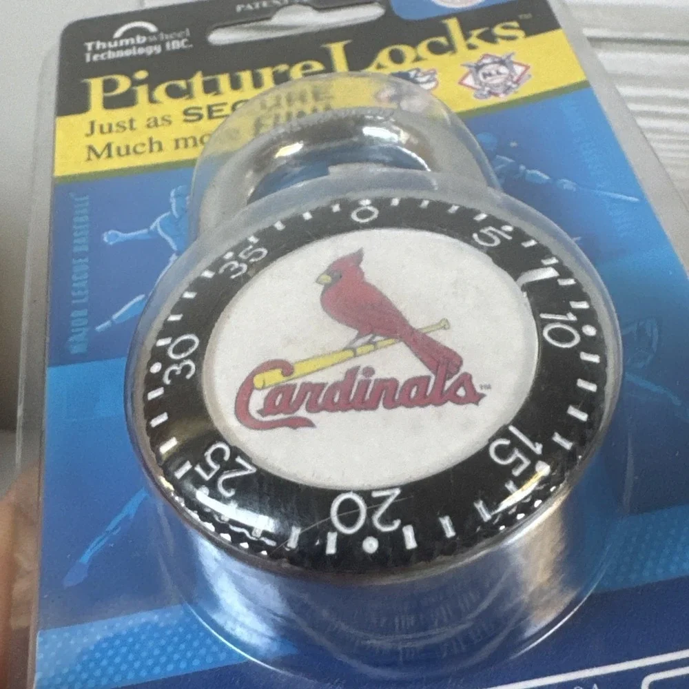 Thumbwheel Technology Picture Locks (Cardinals )
